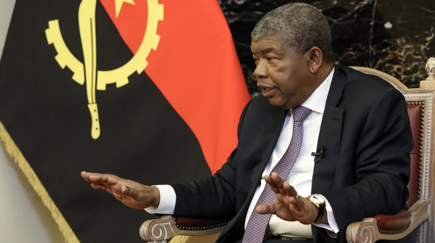 João Lourenço: “Não estou a imaginar Angola a ter a ousadia de levar a tribunal um José Sócrates”