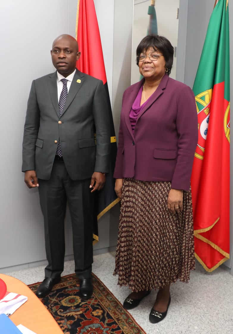 Cônsul Geral de Angola em Portugal recebe delegação da Direção Central do MOVANGOLA